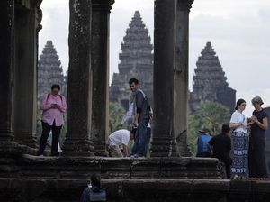Ngeri! Tiga Turis Tewas Tersambar Petir di Angkor Wat Ngeri! Tiga Turis Tewas Tersambar Petir di Angkor Wat