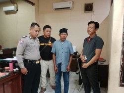 Pria di Lumajang Tusuk Selingkuhan gegara Telepon dan Chat Tak Direspons