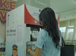 Penumpang LRT Jabodebek Bisa Isi Ulang Air Minum Gratis di Stasiun!