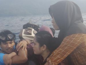 Perahu Rombongan Dosen Unhas Tenggelam di Danau Matano, Penumpang-ABK Selamat Perahu Rombongan Dosen Unhas Tenggelam di Danau Matano, Penumpang-ABK Selamat