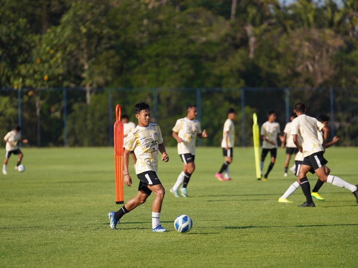 Timnas Indonesia U-17, Nova Arianto