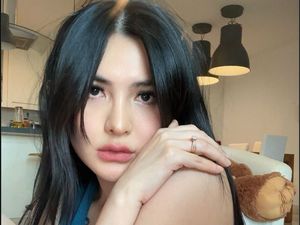 8 Gaya Selebgram Seksi Angela Lee, Kembali Ditangkap Polisi Karena Penipuan 8 Gaya Selebgram Seksi Angela Lee, Kembali Ditangkap Polisi Karena Penipuan
