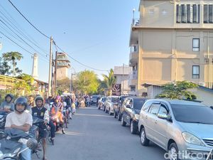 Banyak Wisatawan Batal ke Labuan Bajo gegara Kelangkaan BBM Banyak Wisatawan Batal ke Labuan Bajo gegara Kelangkaan BBM