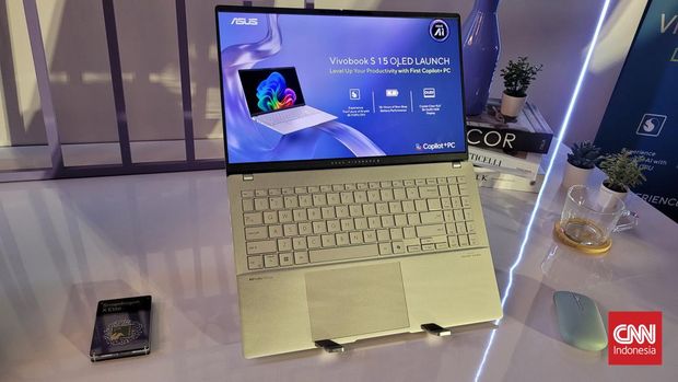 Asus meluncurkan laptop terbaru Vivobook S 15 OLED, laptop Copilot+ PC pakai mesin Snapdragon X Elite dibanderol Rp24,999 juta.