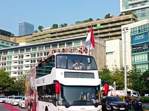 Momen Pawai Atlet Olimpiade 2024 Menuju Istana Merdeka Momen Pawai Atlet Olimpiade 2024 Menuju Istana Merdeka