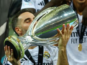 Dani Carvajal: Tiga Bulan Tiga Trofi