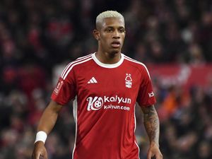 Kalau Tak Bisa Gaet Ugarte, MU Dikaitkan dengan Gelandang Ini