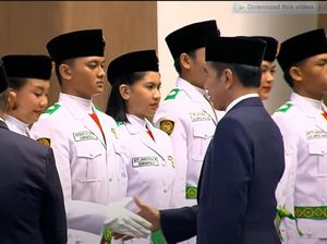 Kontroversi Paskibraka Lepas Jilbab hingga Dikecam Sejumlah Pihak Kontroversi Paskibraka Lepas Jilbab hingga Dikecam Sejumlah Pihak