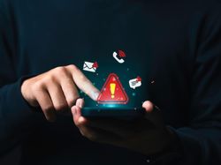 Pasutri Ditangkap Usai Cairkan Jamsostek Pakai Data Orang Lain