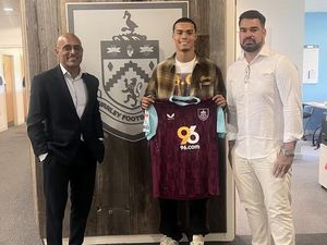 Tinggalkan Barcelona, Anak Ronaldinho Gabung Klub Inggris