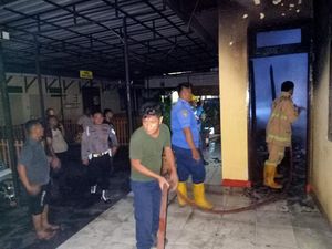 Ruangan di Sat Intelkam Polresta Deli Serdang Terbakar Ruangan di Sat Intelkam Polresta Deli Serdang Terbakar