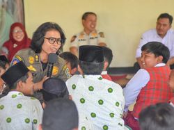 Satpol PP Surabaya Goes to School Antisipasi Perundungan di Sekolah