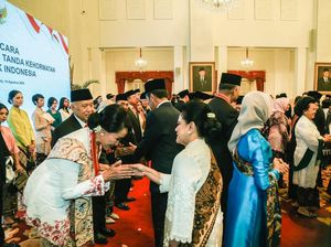 Ketum Kowani Dapat Tanda Kehormatan, Ajak Perempuan RI Buat Karya Nyata Ketum Kowani Dapat Tanda Kehormatan, Ajak Perempuan RI Buat Karya Nyata