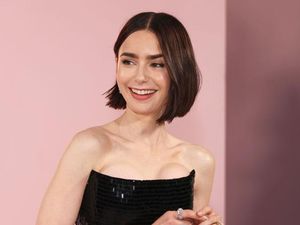 Video: Lily Collins Sambut Kelahiran Anak Pertama Lewat Ibu Pengganti Video: Lily Collins Sambut Kelahiran Anak Pertama Lewat Ibu Pengganti