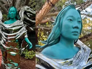 Bikin Patung Raksasa Istri, Mark Zuckerberg Dicurigai