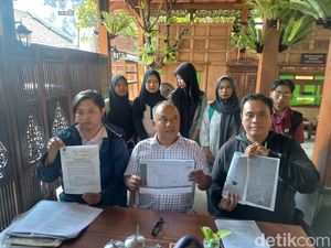 Jokowi dan BPIP Digugat ke PN Solo Buntut Polemik Paskibraka Lepas Jilbab Jokowi dan BPIP Digugat ke PN Solo Buntut Polemik Paskibraka Lepas Jilbab