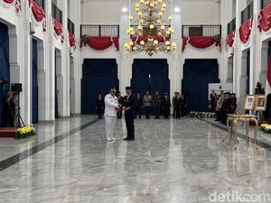 Dedy Supriyadi Dilantik Jadi Pj Bupati Bekasi Dedy Supriyadi Dilantik Jadi Pj Bupati Bekasi