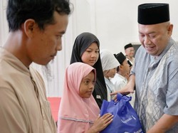 Sambut HUT RI, Pemkab Karawang Gelar Pengajian Bareng Santri- Anak Yatim