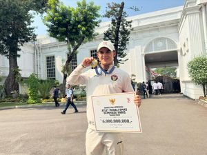 Momen Rizki dan Veddriq Peraih Emas Olimpiade Paris Ikut Upacara HUT RI di IKN Momen Rizki dan Veddriq Peraih Emas Olimpiade Paris Ikut Upacara HUT RI di IKN