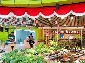Stasiun Gambir Dipenuhi Hiasan Cantik Merah Putih