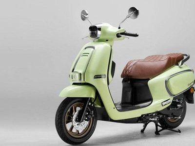 Lihat Lebih Dekat Calon Skutik Retro 125cc Suzuki