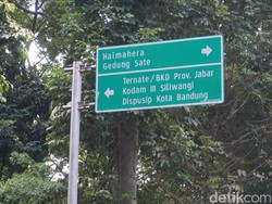 7 Fakta Typo Papan Penunjuk Arah di Kota Bandung