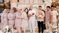 7 Foto Via Vallen & Chevra Gelar Acara Akikah Anak, Paras Bayinya Curi Atensi