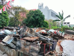 Area Bekas Kebakaran Manggarai Diserbu Pemulung, Ada yang Diangkut Pakai Truk