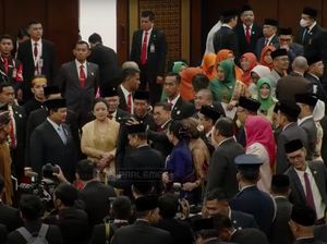 Fadli Zon Selfie Bareng Jokowi Usai Sidang Tahunan 2024, Dilihat Prabowo Fadli Zon Selfie Bareng Jokowi Usai Sidang Tahunan 2024, Dilihat Prabowo