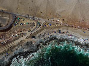 Foto Udara Pekerja Tambang Tembaga Terbesar Dunia Mogok Kerja