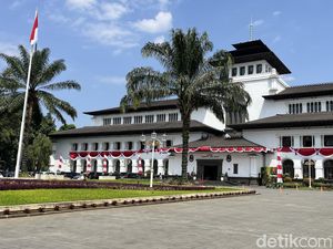 Aturan Baru Perpisahan SMA/SMK, Disdik Jabar: Sekolah Dilarang Pungut Biaya Aturan Baru Perpisahan SMA/SMK, Disdik Jabar: Sekolah Dilarang Pungut Biaya