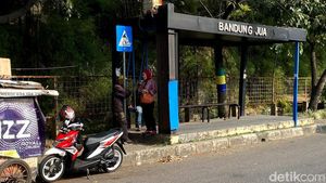 Halte Bandung dengan Segala Kerusakannya