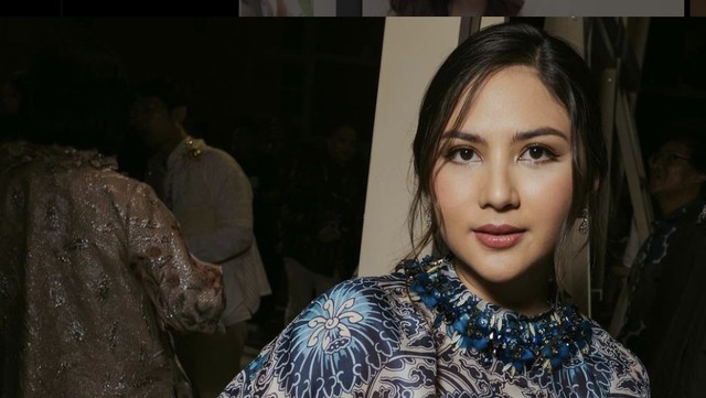 Update Informasi Selebriti InsertLive : Jessica Mila Muncul Bareng Anak dan Suami, Penampilannya Jadi Sorotan