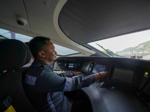 Masinis Lokal Pegang Kendali! Whoosh Resmi Dijalankan 100% oleh SDM Indonesia Masinis Lokal Pegang Kendali! Whoosh Resmi Dijalankan 100% oleh SDM Indonesia