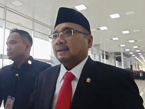 Menag soal Polemik Paskibraka Lepas Jilbab: Hijab Itu Hak, Harus Dihormati Menag soal Polemik Paskibraka Lepas Jilbab: Hijab Itu Hak, Harus Dihormati