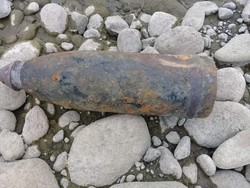 Benda Mirip Mortir Ditemukan Warga di Dasar Sungai Klawing Purbalingga