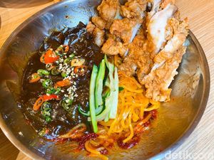 Naramyeon: Huaah! Jjajangmyeon Pedas di Resto Korea Milik Nagita Slavina Naramyeon: Huaah! Jjajangmyeon Pedas di Resto Korea Milik Nagita Slavina