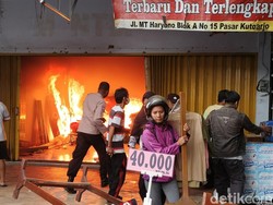 Tangis Histeris Pedagang Pasar Kutoarjo Dagangannya Ludes Dilalap Api