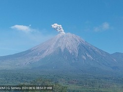 Gunung Semeru 3 Kali Erupsi Pagi Ini, Ketinggian Letusan hingga 700 Meter