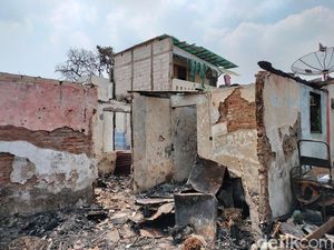 Realita Area Padat Penduduk di Manggarai, Rumah 15 M2 Dihuni Lebih dari 2 KK Realita Area Padat Penduduk di Manggarai, Rumah 15 M2 Dihuni Lebih dari 2 KK