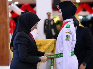 Bupati Ipuk Kukuhkan Pasukan Paskibra Banyuwangi 2024 Bupati Ipuk Kukuhkan Pasukan Paskibra Banyuwangi 2024