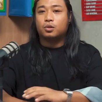 Penjual Minuman Mirip Praz Teguh Menyita Perhatian Netizen