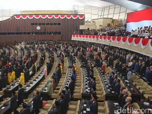 Puan Bacakan Jumlah UU Disahkan DPR 2019-2024, Legislator Saling Sorak Puan Bacakan Jumlah UU Disahkan DPR 2019-2024, Legislator Saling Sorak