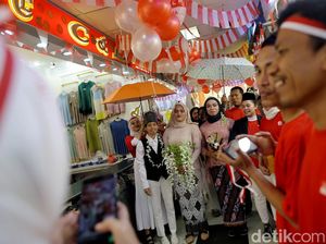 Potret Kemeriahan Perayaan HUT ke-79 RI di Pusat Perbelanjaan Potret Kemeriahan Perayaan HUT ke-79 RI di Pusat Perbelanjaan