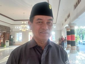 PDIP Relakan Ketua BMI Buleleng Mundur seusai Tak Dicalonkan Jadi Bupati PDIP Relakan Ketua BMI Buleleng Mundur seusai Tak Dicalonkan Jadi Bupati