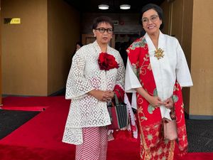 Adu Gaya Sri Mulyani & Retno Marsudi Pakai Baju Merah-Putih di Sidang MPR 2024