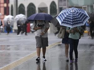 Topan Ampil Hantam Jepang, Penerbangan Aman? Topan Ampil Hantam Jepang, Penerbangan Aman?
