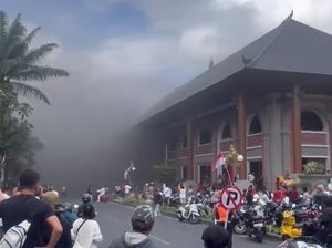 Pasar Ubud Kebakaran, Wisatawan Berhamburan Keluar Pasar Ubud Kebakaran, Wisatawan Berhamburan Keluar