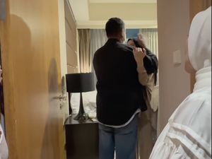 Cut Intan Nabila Menangis dalam Pelukan Ayah yang Tiba dari Aceh