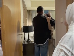 Cut Intan Nabila Menangis dalam Pelukan Ayah yang Tiba dari Aceh